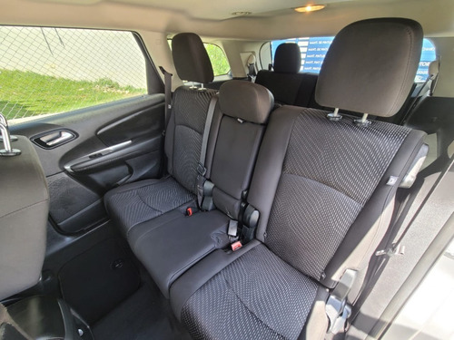 Imagen 10 de 15 de Dodge Journey Sxt