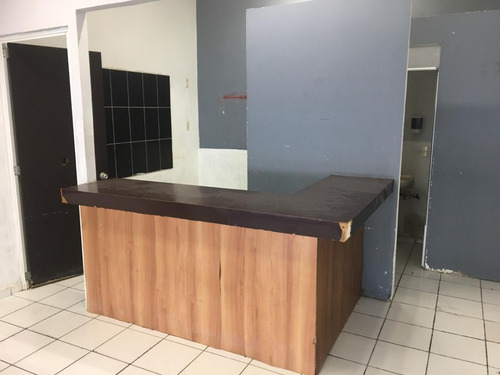Local Comercial Con Excelente Ubicación