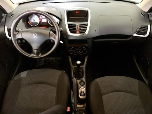 Imagem 4 de 13 de Peugeot 207 1.4 Active 8v Flex 4p Manual