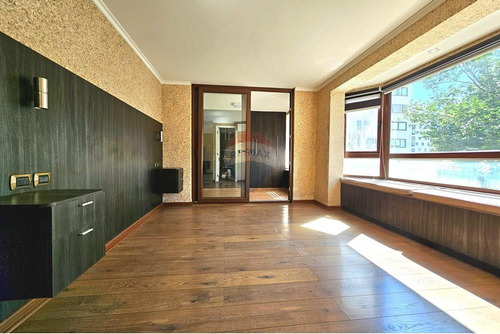 4 Dormitorios Amplios Y Renovado. Departamento