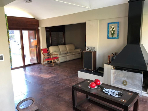 Imagen 10 de 19 de Alquiler Casa 4 Amb Con Parque Y Pileta, Ituzaingo Sur