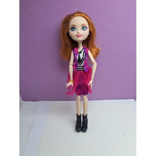 Muñeca Ever After High Holly O Hair