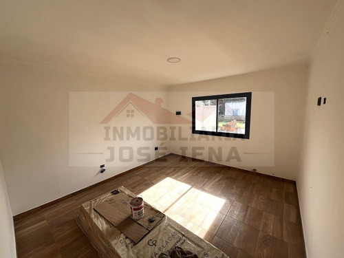 Casa 3 Dormitorios A Estrenar En Venta - Calle Escalada E/ 9 De Julio Y Alberti. Calle Asfaltada A 1 Cuadra De Avenida Italia.