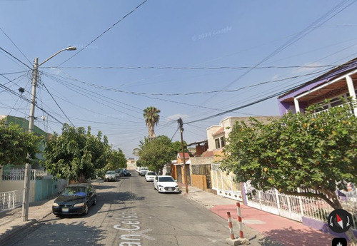 Casa Ubicada En Colonia San Vicente, Guadalajara, Jalisco. Con 2 Recamaras Y 136m2. A Unos Minutos De Plaza De Toros Nuevo Progreso.
