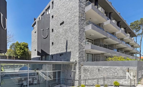 Impecable Departamento, Comodo E Iluminado En Edificio Unique