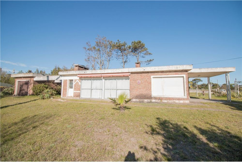 Venta De Casa 2 Dormitorios Barbacoa Costa Azul