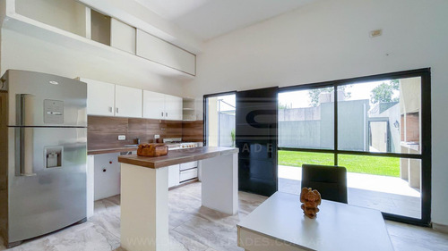 Casa 4 Dormitorios Venta - Boulogne