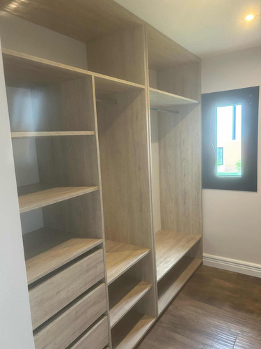 Casa En Venta - 5 Dormitorios 4 Baños - Cochera - 630mts2 - Mar Del Plata