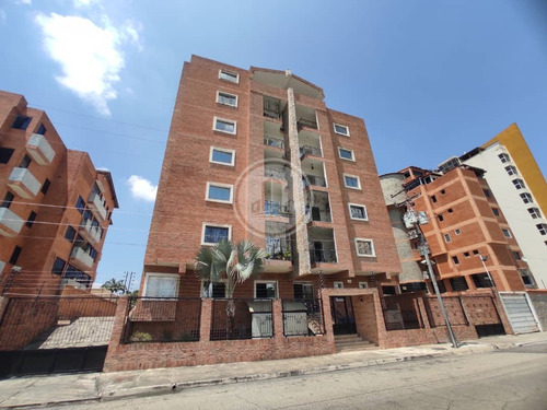 Se Vende Amplio Penthouse En Obra Gris En Urb. San Jacinto, 011jsc