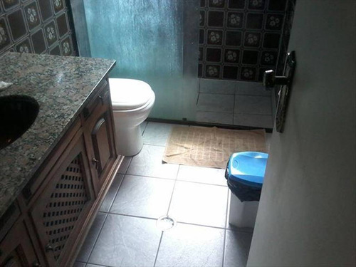 Imagem 23 de 30 de Bem Localizada 4 Dormitorios 1 Suite 3 Banheiros Sala 2 Ambiente 2 Vagas Na Garagem 1 Cozinha Grande Escritorio Deposito Para Alimentos Area De Serviço Com 2 Tanques - Hm1628