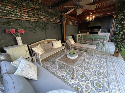 Casa En Arriendo De 5 Dorm. En Lo Barnechea