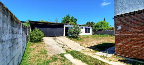 Imagen 3 de 10 de Casa En Venta De 2 Dormitorios C/ Cochera En Maldonado