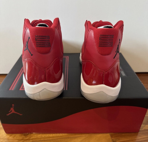 Nike Air Jordan 11 Retro Win Like 96 (Usado)
