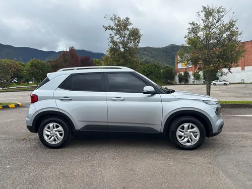 Hyundai Venue Premium Mt 1600cc 4x2 6ab Abs R15