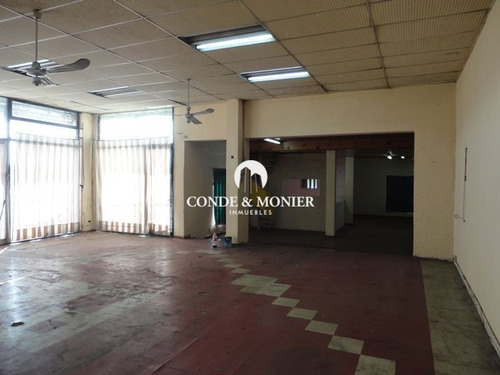 Imagen 4 de 14 de Local Comercial Con Estacionamiento Y Galpón En F. Varela