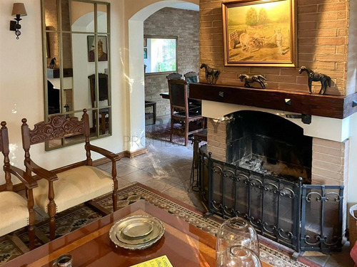 Casa Amoblada En Arriendo De 5 Dorm. En Concón
