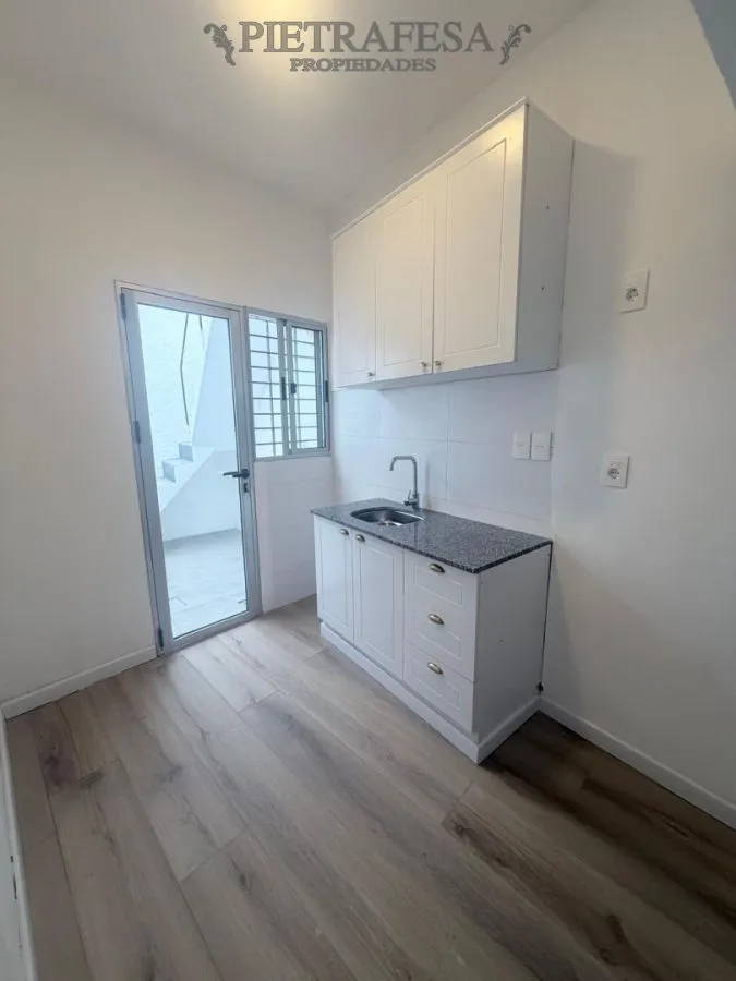Casa Tipo Apartamento En Aquiler,1 Dormitorio, 1 Baño, Patio, Parrillero. La Blanqueada. · Foto 4