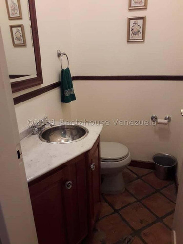 Town House En Venta 23-23344 En Oripoto