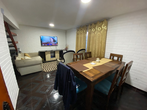 Se Vende Amplia Propiedad 3d2b Maipu (100806)