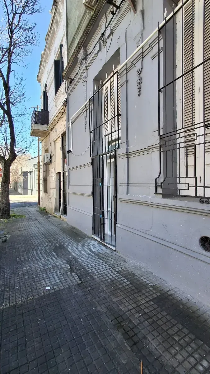 Duplex, A Pasos De Av Libertador, Sin Gastos Comunes · Foto 4