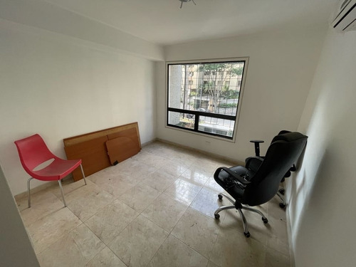 Imagen 16 de 21 de Vendo Pb 318m2 3h+s/2.5b+s/3p Colinas De Valle Arriba 0069