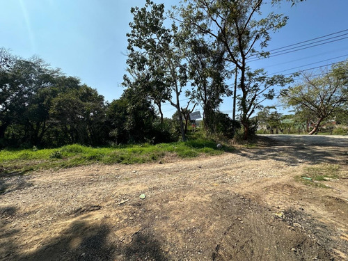 Terreno En Venta A Orilla De Carretera, Coatepec Veracruz, Ubicación Privilegiada Oportunidad De Inversión