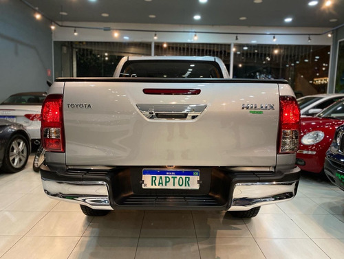 Imagem 4 de 13 de Toyota Hilux Sr 4x 2cd Flex 2017
