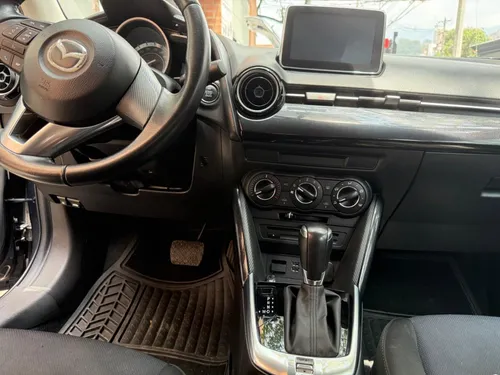Mazda 2 1.5 Touring At 2016