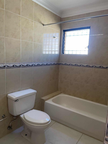 Apartamento Clásico Tipo Penthouse En Gazcue