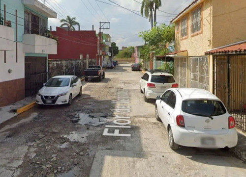 Casa En Venta De Remate Bancario Flor De Verónica, Gaviotas Nte. Sector Popular, 86068 Villahermosa, Tab. -jcbb2