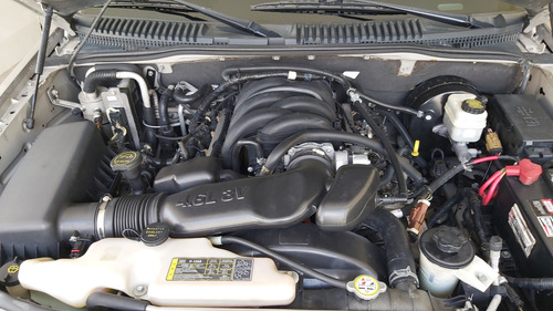 Ford Explorer Limited V8 Sync 4x2 Mt
