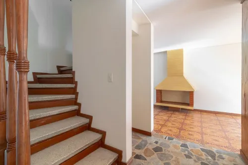 Casa En Venta En La Esmeralda. Cod V15539