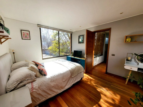 Colegio Everest/ Gran Casa 6 Dorm, 2 Salitas Estar, 1000 Mt2