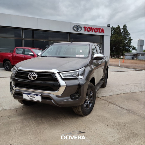 Imagen 1 de 5 de Toyota Hilux Srv 4x4 Nafta - 0km Olivera Automotores