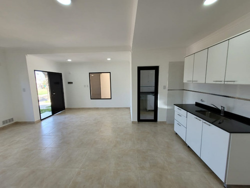 Imagen 6 de 18 de Casa A Estrenar, Calle Sargento Garcia. A 400 Mts De Plaza Centrica - San José - Entre Ríos.