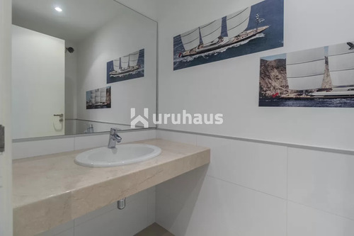 Alquiler Apartamento Tres Dormitorios Playa Brava Edificio Brava Biarritz