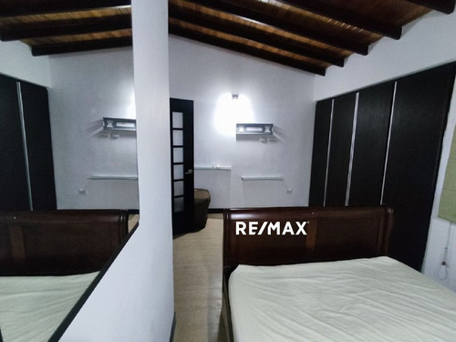 Imagen 8 de 20 de Re/max 2mil Vende Townhouse En Urb. Manantiales Los Robles