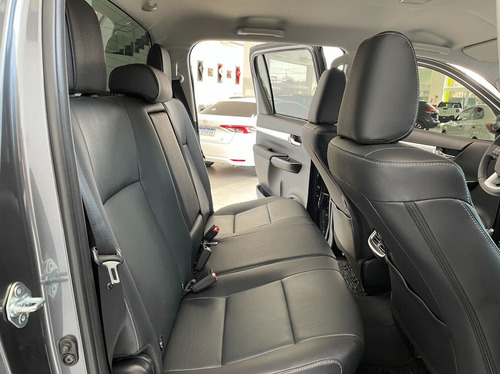 Imagem 9 de 15 de Toyota Hilux 2.8 Srv 4x4 Cd 16v