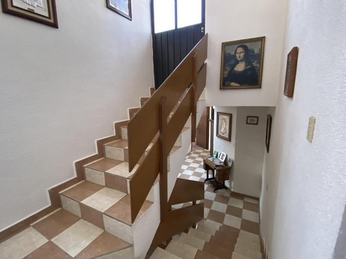 Casa En Venta En Tlalpan, Amplia,iluminada Y Con Jardín