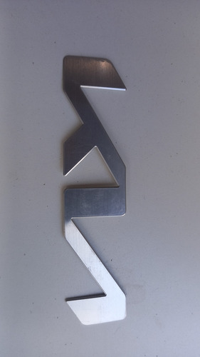 Emblema Nuevo De Facia Delantera Para Kia Rio 20-23 (Usado)