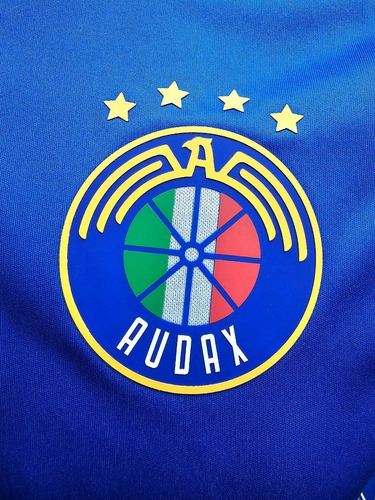 Imagen 3 de 10 de Camiseta Audax Italiano 2023 Macron Tercera Azul Original