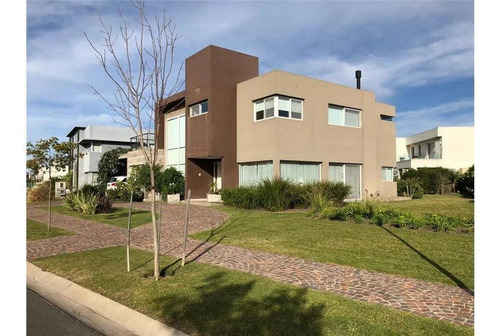 Imagen 1 de 30 de Casa - Nuevo Quilmes