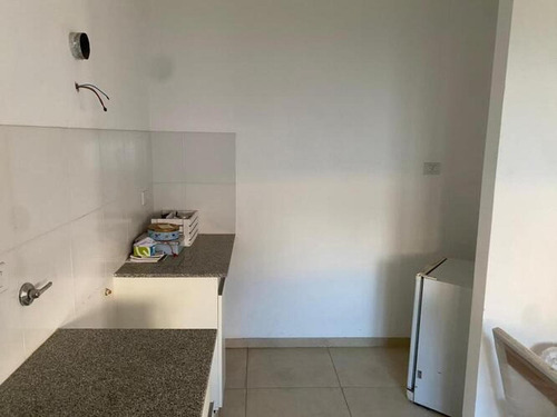 Casa En Venta - 2 Dormitorios 1 Baño - Pergamino