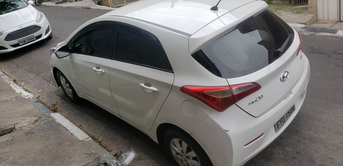 Imagem 4 de 12 de Hyundai Hb20 2014 1.0 Comfort Style Flex 5p