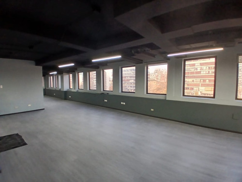 Excelentes Oficinas Panta Libre De 359 M2 Recién Remodelada