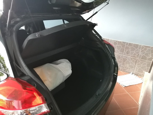 Imagen 6 de 11 de Toyota Yaris E 2018 Hatchback