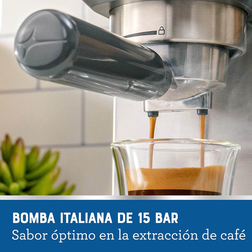 Cafetera Compacta De Espresso Oster® Bvstem7200