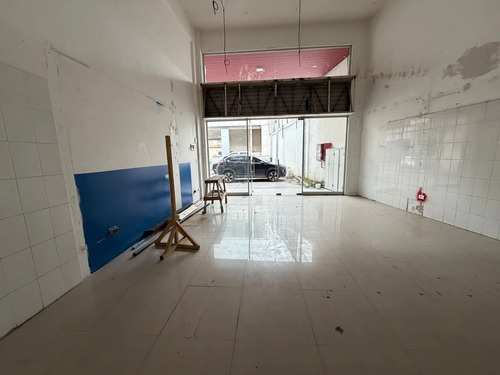 Local Comercial En Independencia (plaza Chacabuco)