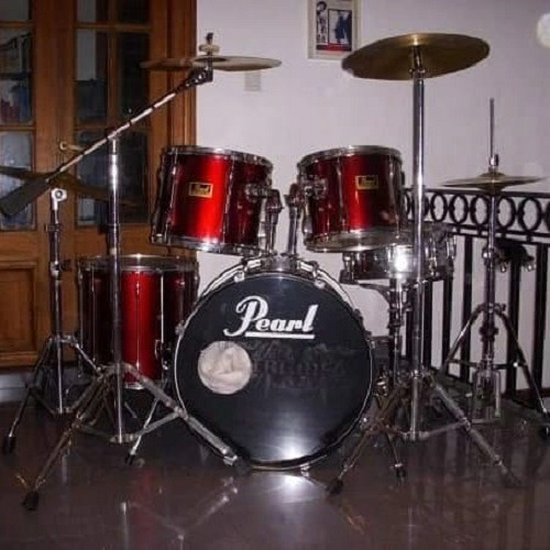 Alquiler Instrumentos Musicales Guitarras Bajos Baterias (Usado)