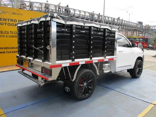 Toyota Hilux 4x2 2700cc Mt Aa - Estacas